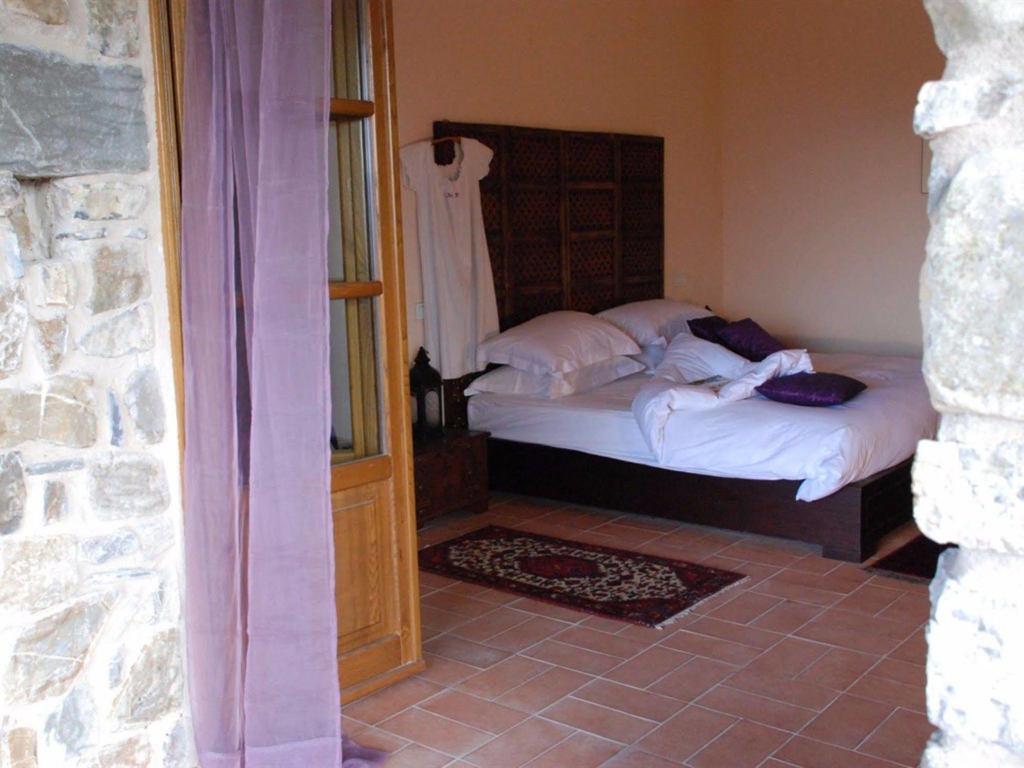 Hotel Podere Conti Filattiera Exterior photo
