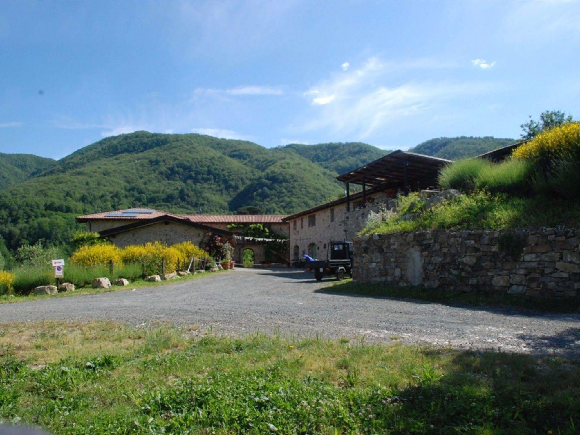 Hotel Podere Conti Filattiera Exterior photo