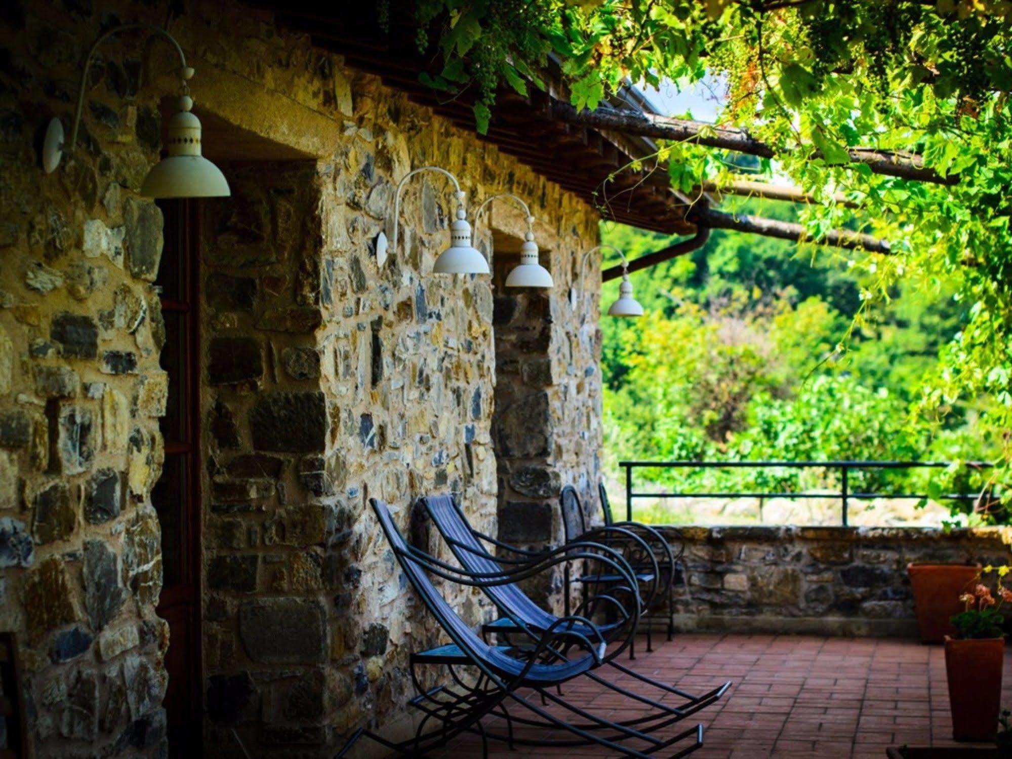 Hotel Podere Conti Filattiera Exterior photo