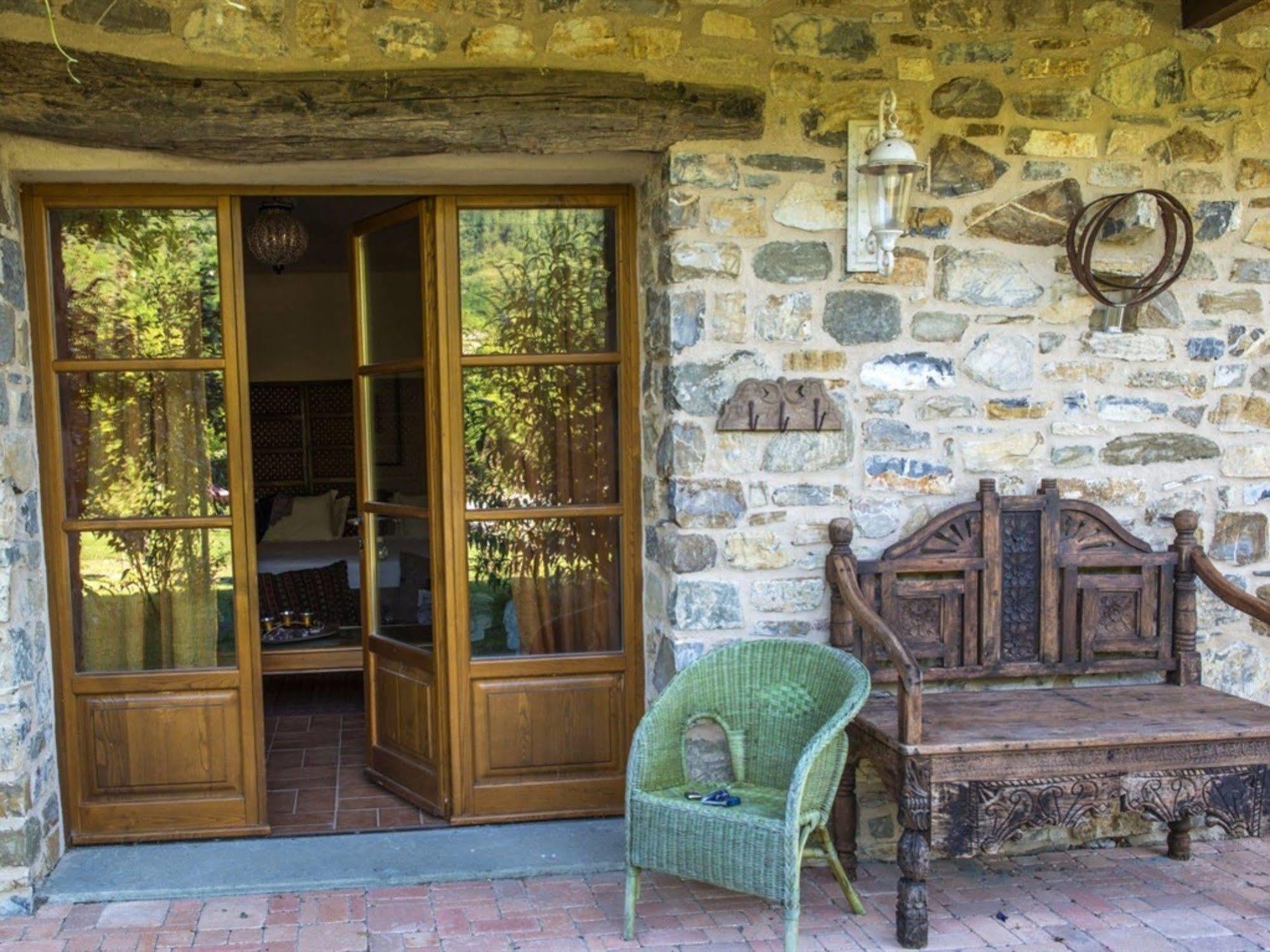 Hotel Podere Conti Filattiera Exterior photo