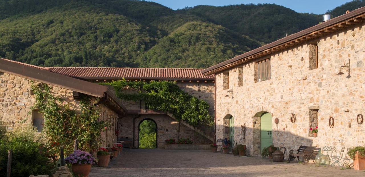Hotel Podere Conti Filattiera Exterior photo